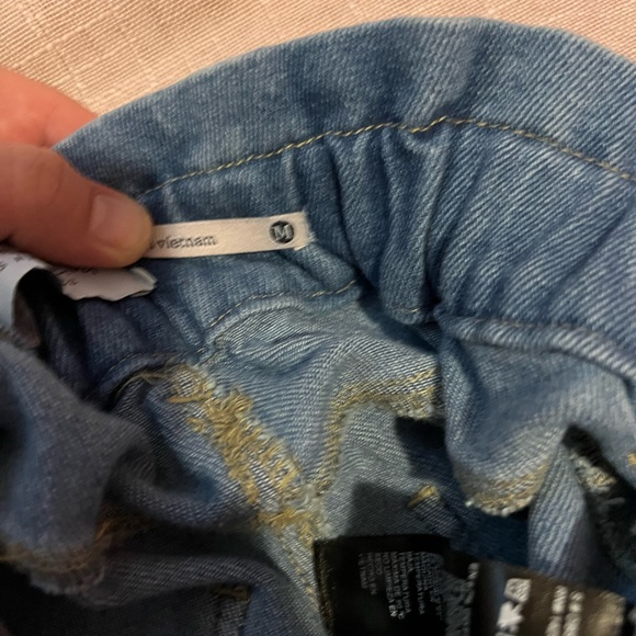 Denim Blvd Size Elastic jeans size medium - Picture 10 of 10